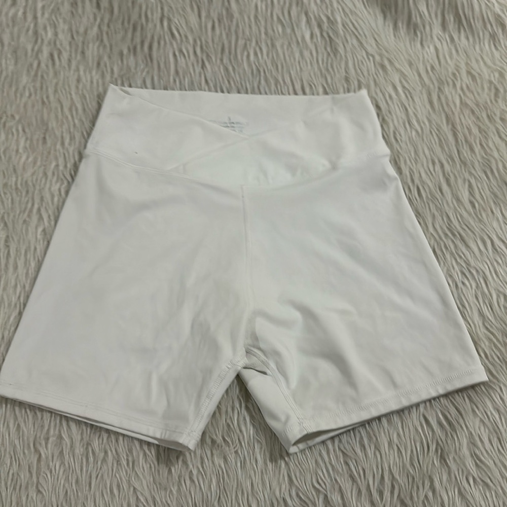 White short fitness leggings size small